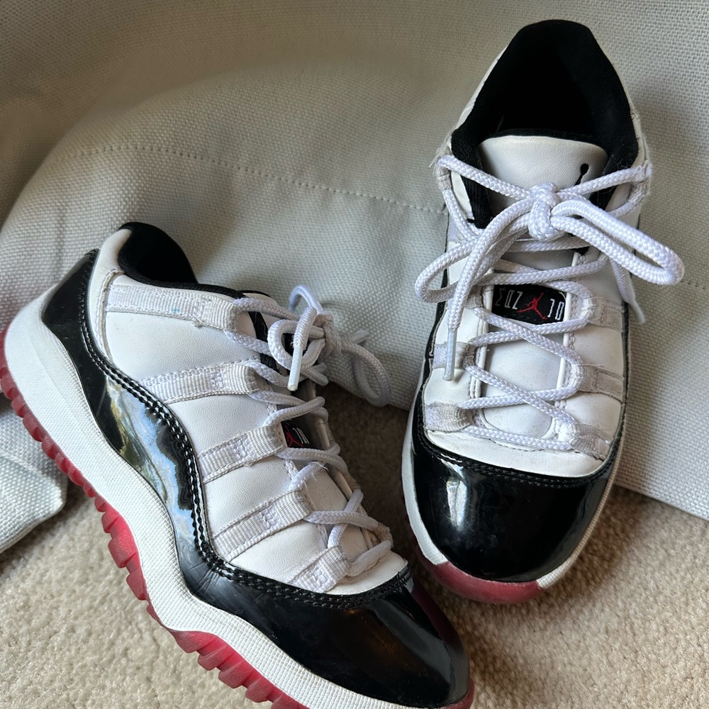 Air Jordan 11 Retro Low Sneakers